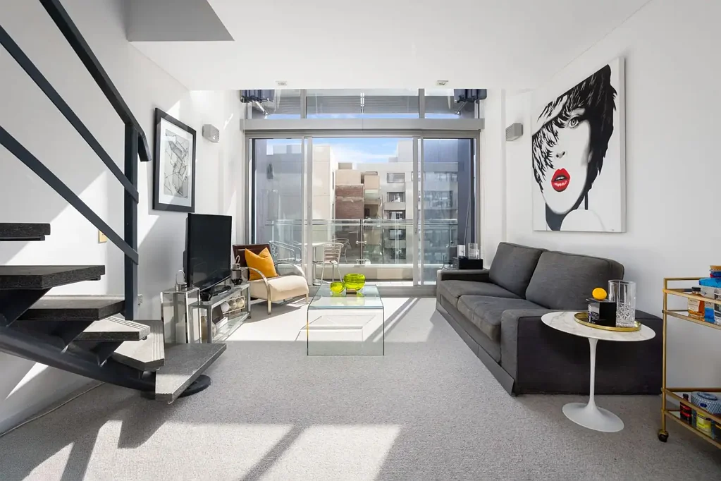 Stylish Loft Living in Prestigious Ikon with Harbour Bridge Glimpses