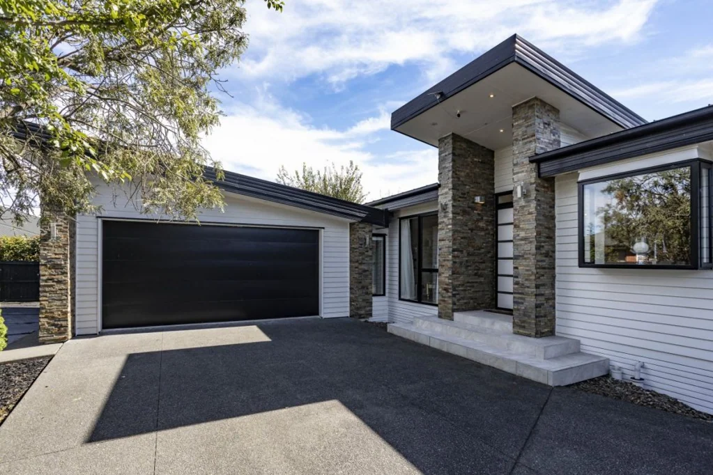 Kaiapoi 3침실 Double Garage + Carport