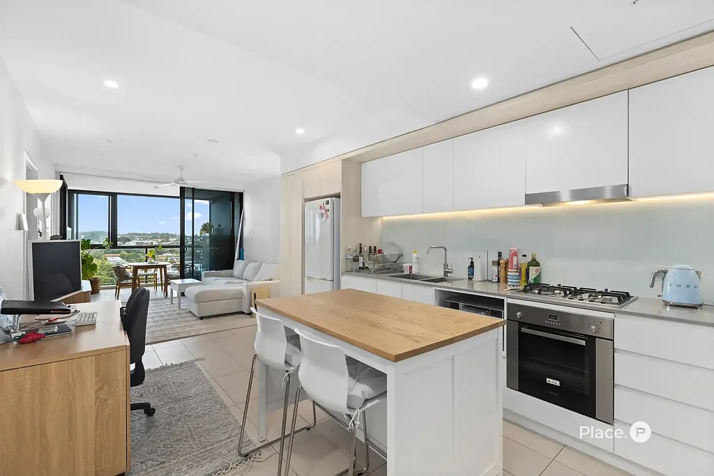 Coorparoo 2ห้องนอน Impeccable two-bedroom apartment with central location