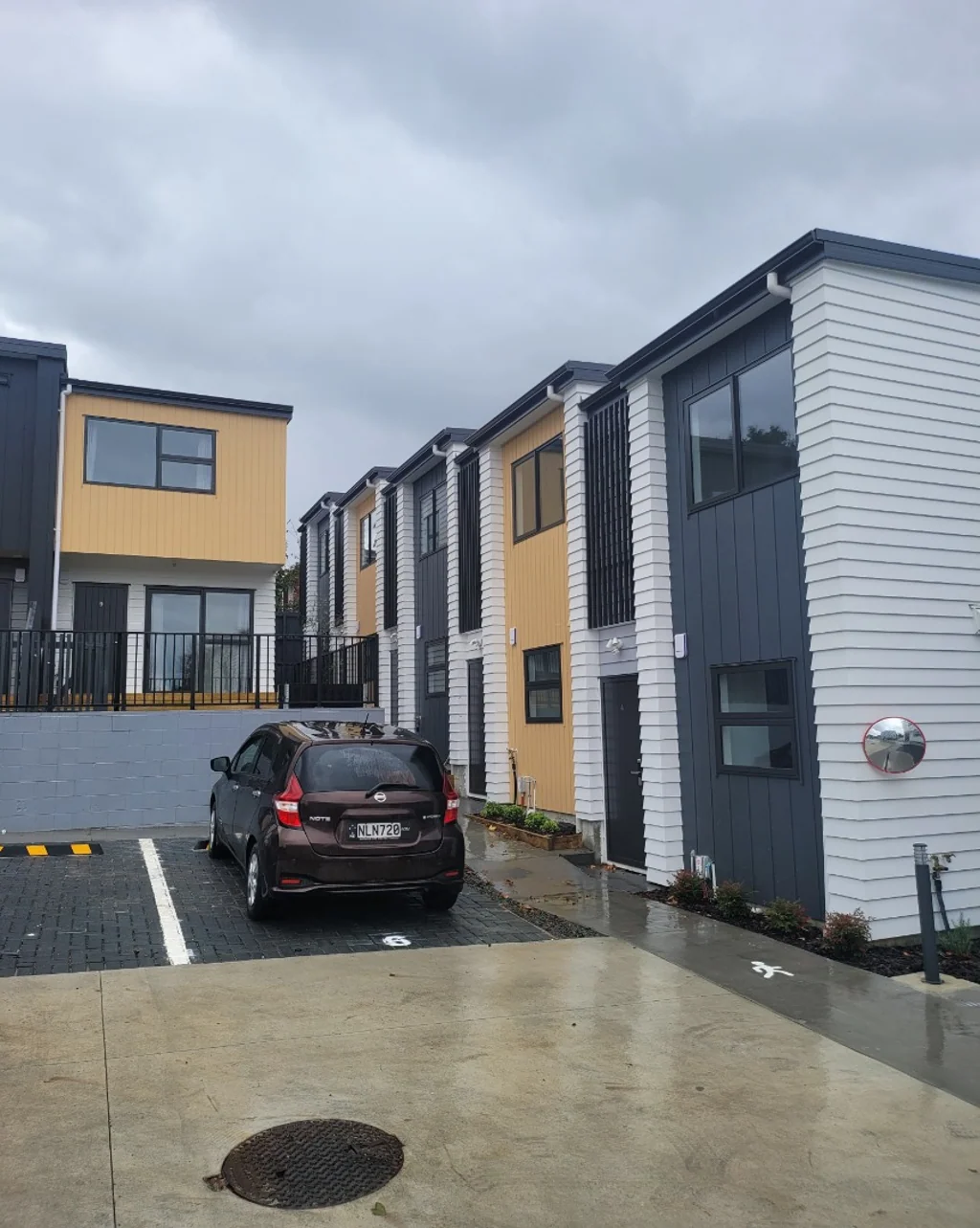2 Dbl Bedrooms both with private en suites