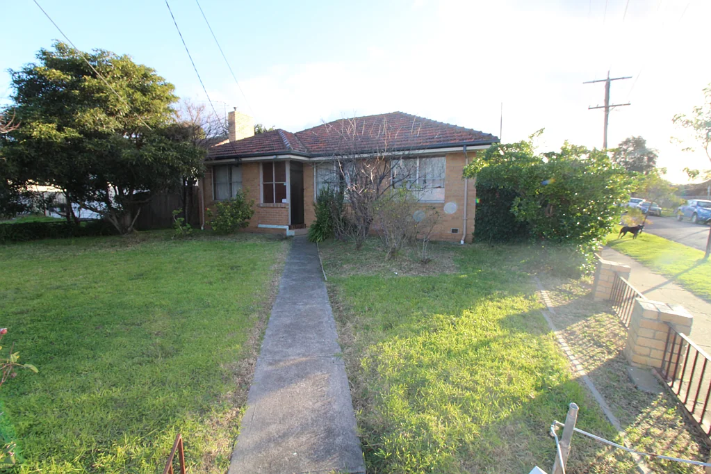 4 BEDROOM FAMILY HOME FOR RENT IN LAVERTON !!