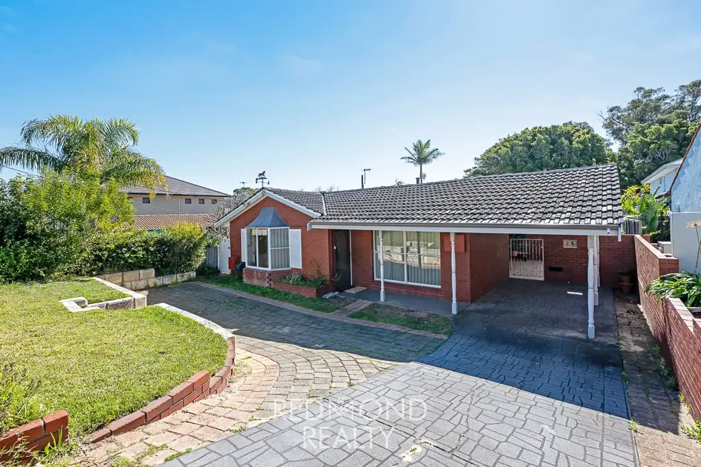 Sorrento 4Zimmer R20/25 - 710m2... Laneway One - Opposite Robin Reserve...