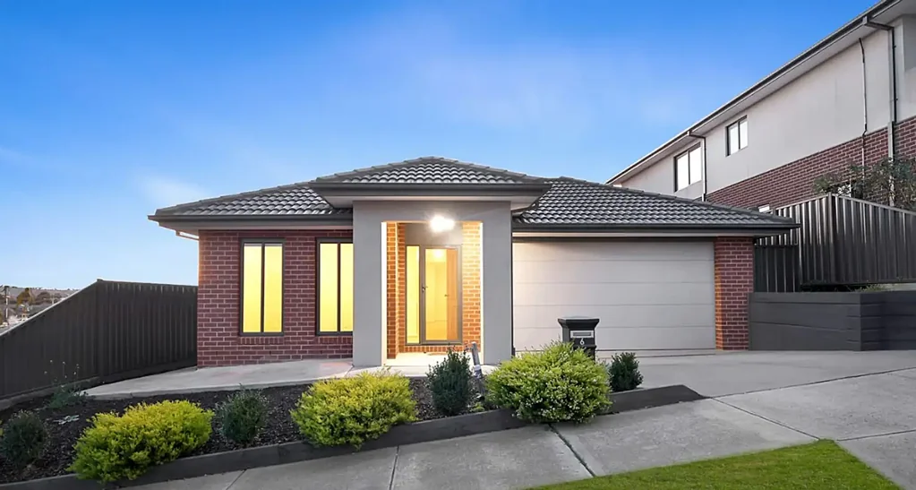 Modern Family Living in Prime Doreen Location!