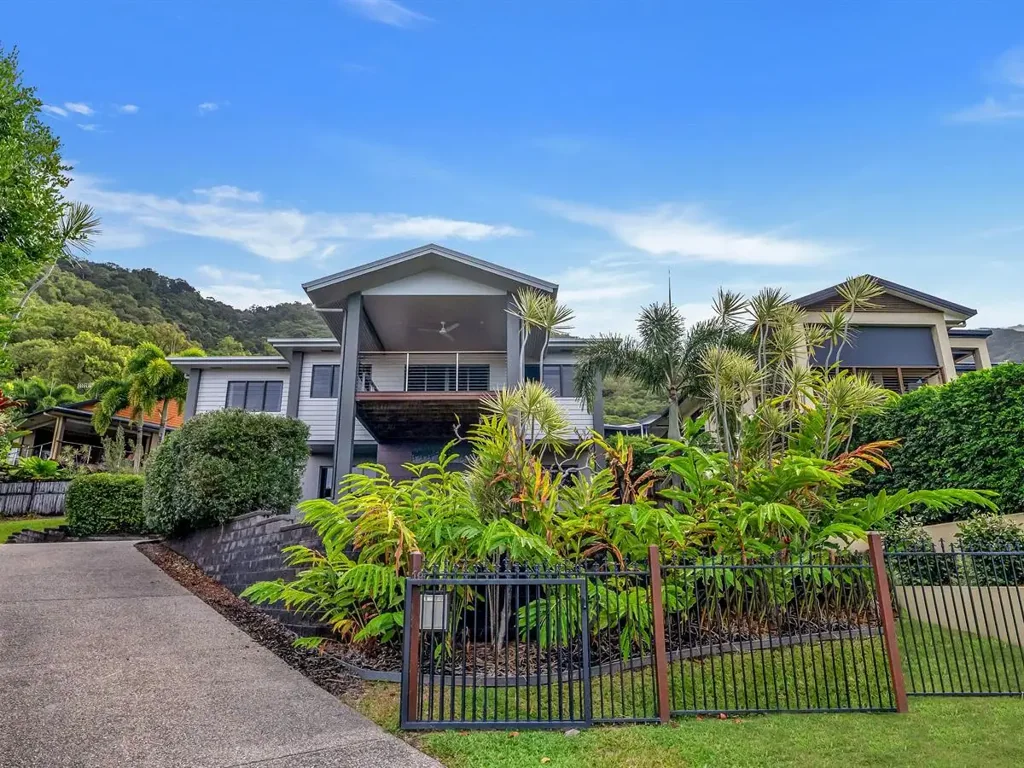 18 Cocus Crescent, Palm Cove, QLD 4879