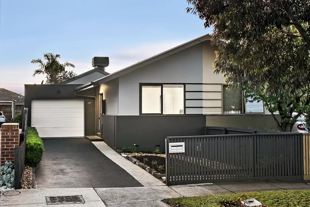 Fawkner 3 Slaapkamer Single-Level Sanctuary with a Modern Finish