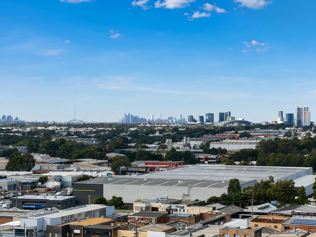 Panoramic City Views & Contemporary Executive Living
