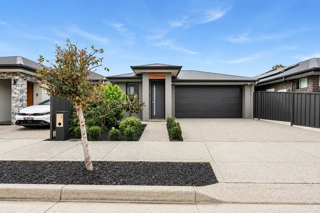 Modern Three-Bedroom Home with Alfresco Entertaining
