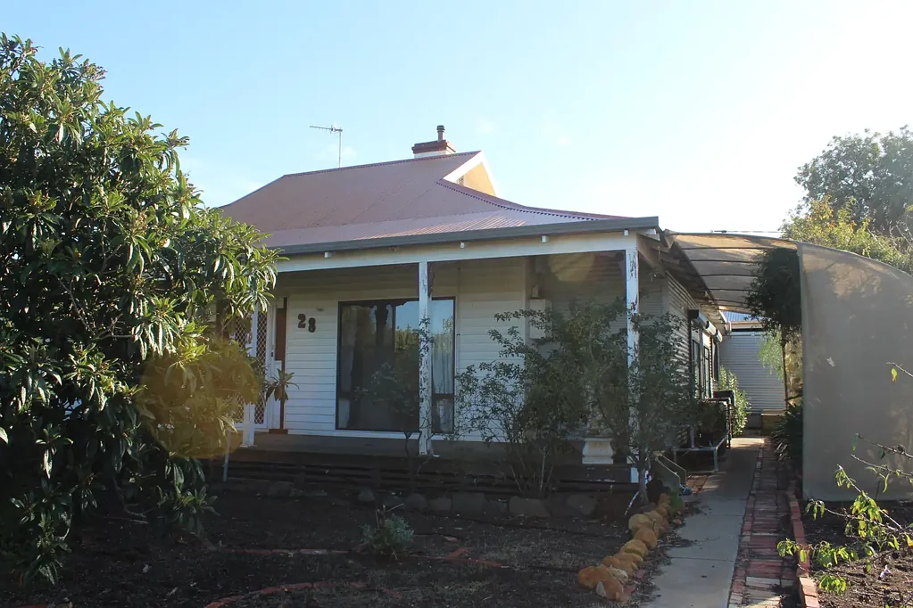 Nhill 3房  Spacious Family Living with Exceptional Entertaining and Shed Space