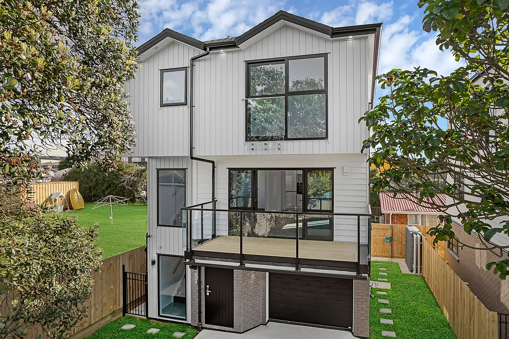 Otahuhu 4房  LOTS OF PARKING AND A WOW FACTOR !