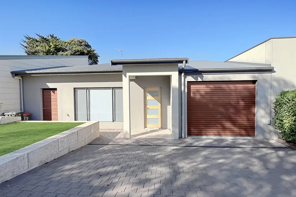 Modern Family Living 4 Bedroom Home