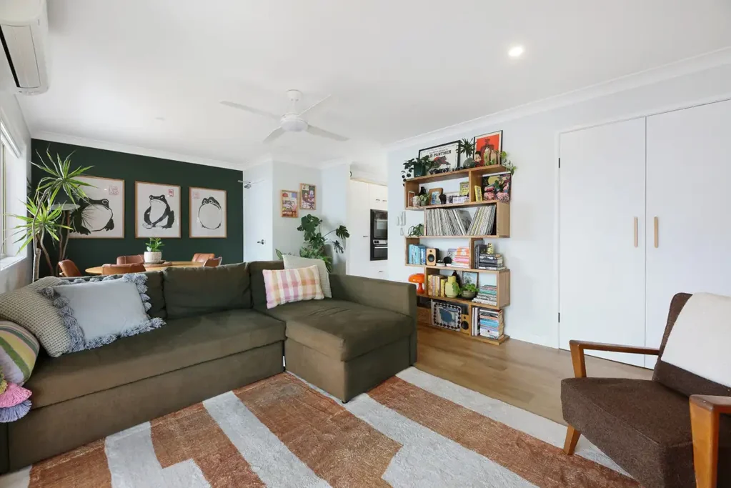 Tweed Heads 2房  Freshly Renovated Coastal Gem in Prime Position