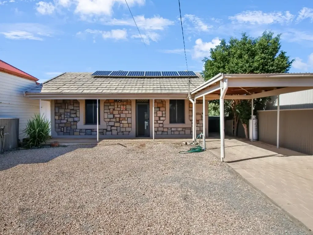Broken Hill 3غرفة نوم Stylish, Move-In Ready Living in a Prime, Convenient Location