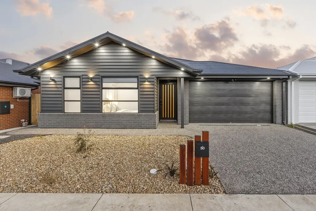 Mount Duneed 4 Bedroom Brand New - An Opulent Coastal Retreat with Top-Tier Luxury