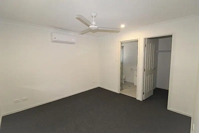 Kwarto - 175 Mckinnon Drive, Yarrabilba, QLD 4207