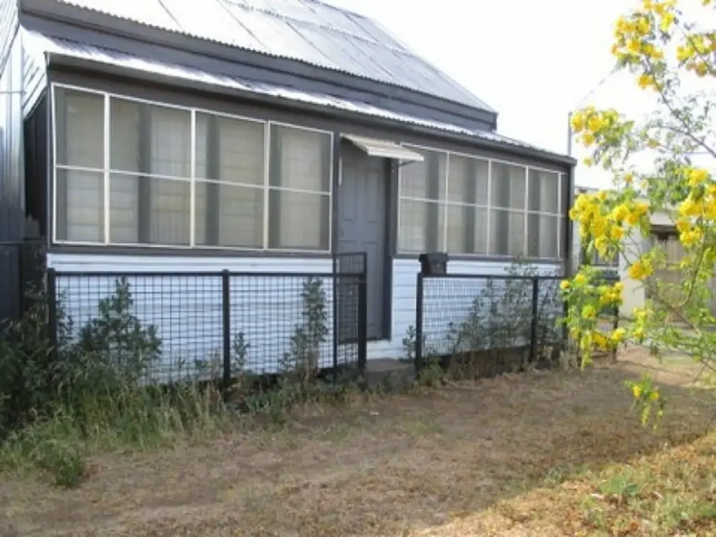 Coonamble 3部屋 For Sale: Charming Home at 17 Namoi St, Coonamble