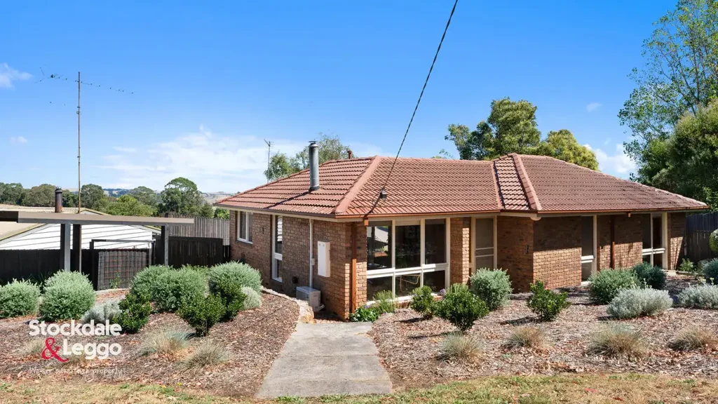 Mirboo North 3 Bedroom TRANQUIL ABODE IN HEART OF TOWN