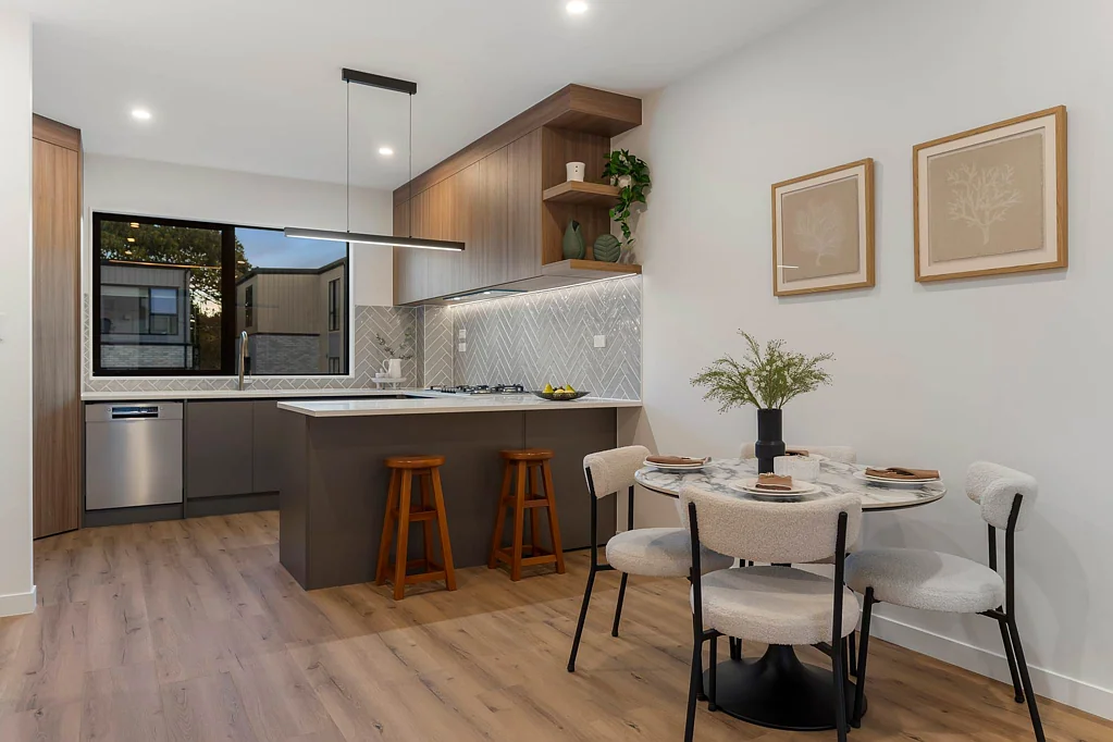 Takapuna 4 Slaapkamer CCC & Title Issued – Move In and Make It Yours!