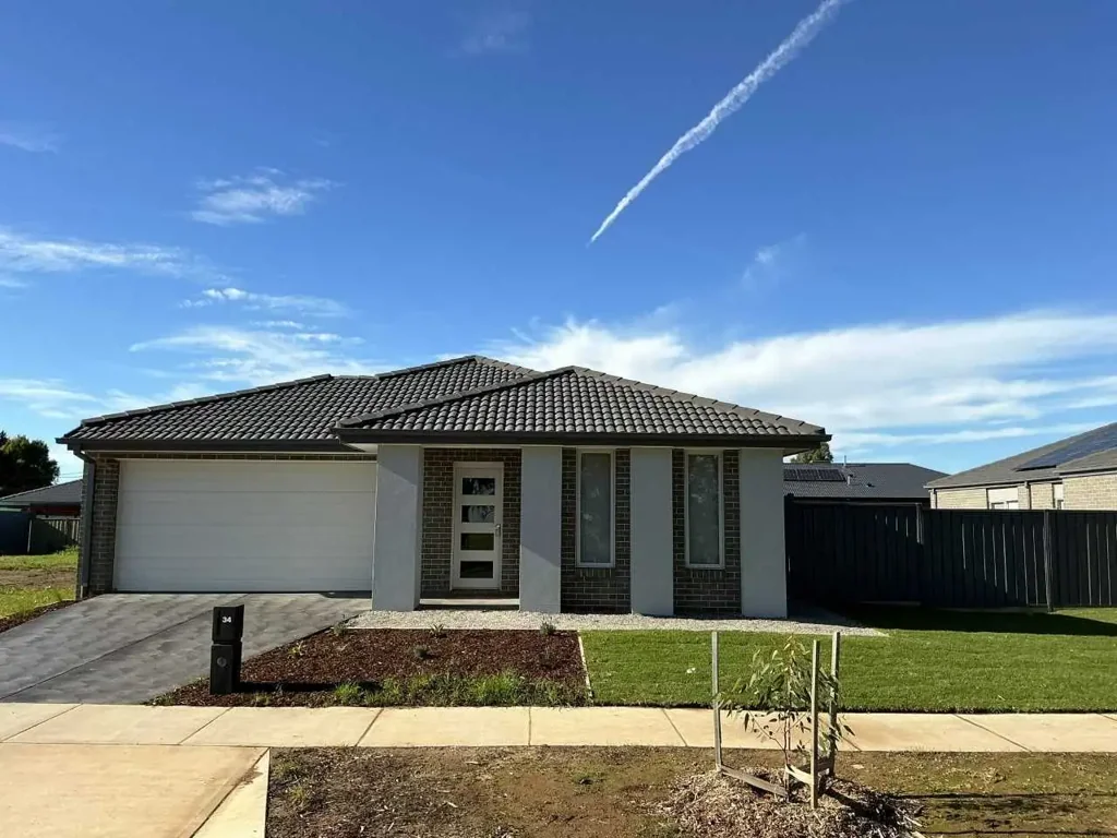 Stunning Brand New 4 Bedroom Home