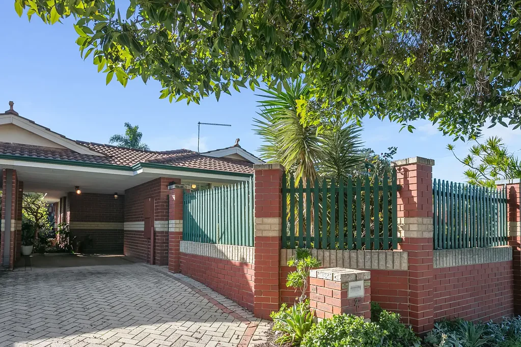2/22 Birdwood Street, Innaloo, WA 6018