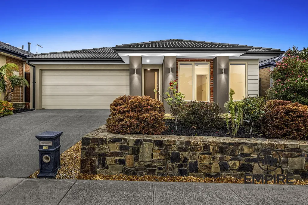 24 Sikes Rd, Clyde North, VIC 3978