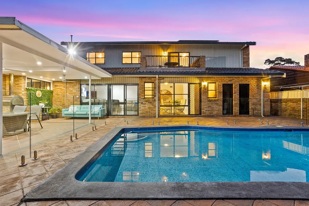 Balgownie 6 Bedroom Expansive entertainer with ocean panorama