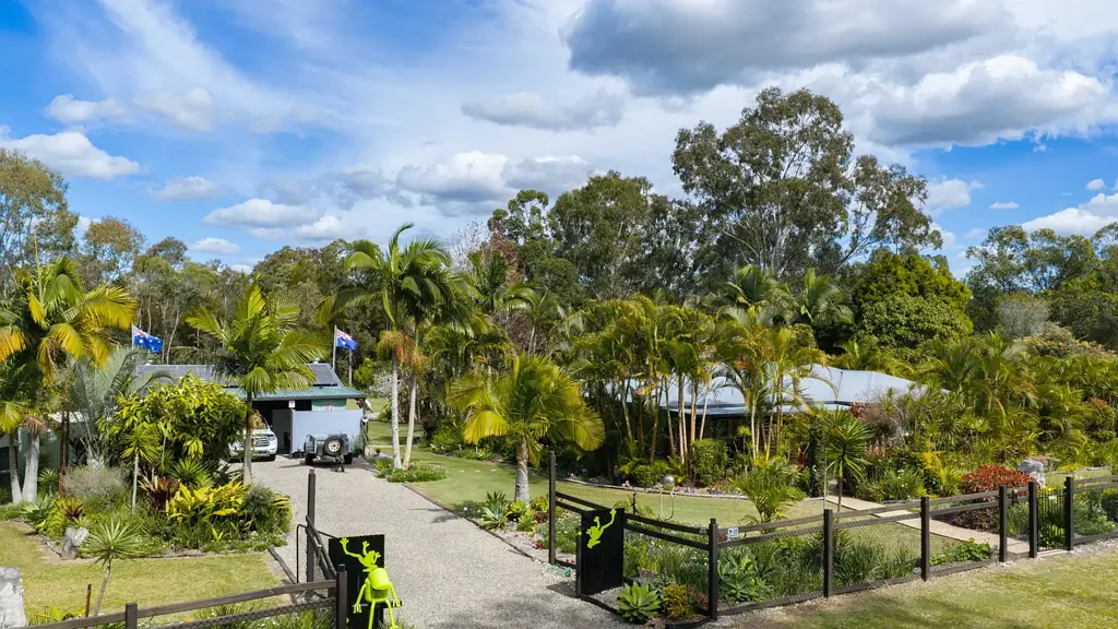 Caboolture 4બેડરૂમ A rare 5000m² offering in the heart of Caboolture