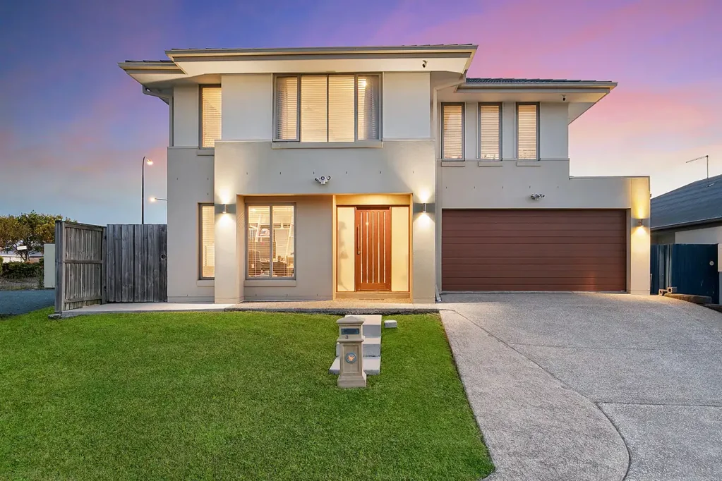 Griffin 4 Slaapkamer Grand-Scale Metricon Living in an Elevated Griffin Crest Position