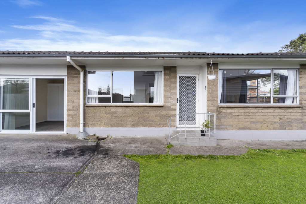 3/4 Pomaria Road, Henderson, Auckland - Waitakere, 2 कमरे, 1 बाथरूम, House