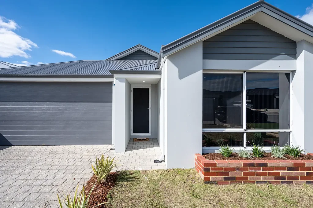 16 Modena Road, Piara Waters, WA 6112