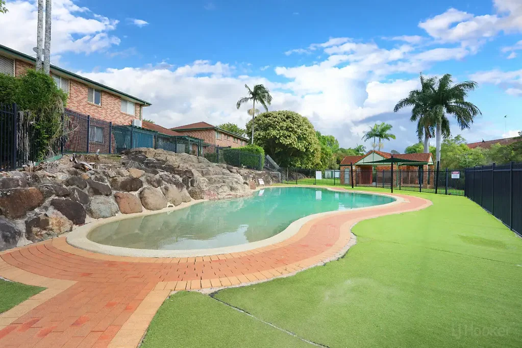 Nerang 3બેડરૂમ Potential-packed residence priced to sell fast