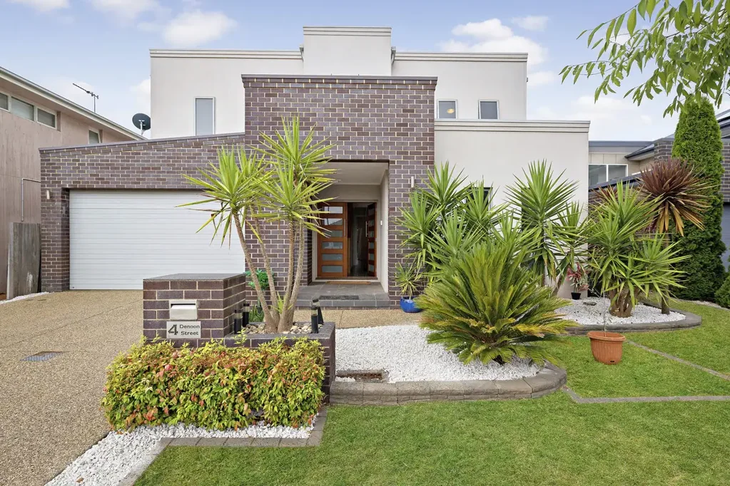 Spacious Family Home With 300 sqm of Living