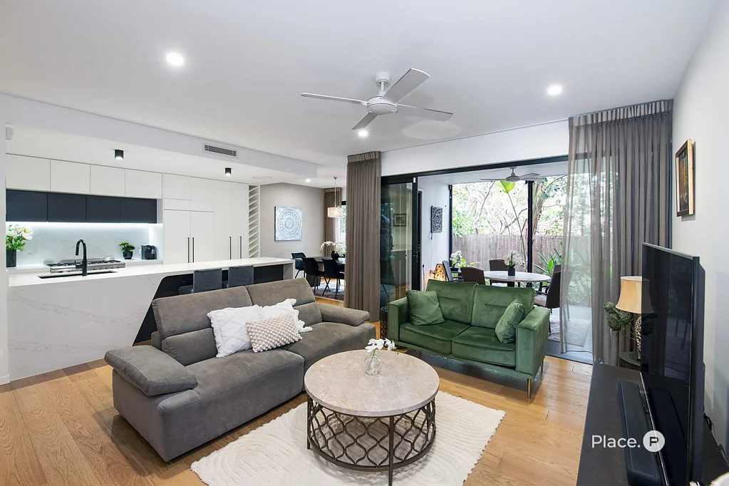6 Leigh Street, Coorparoo, QLD 4151