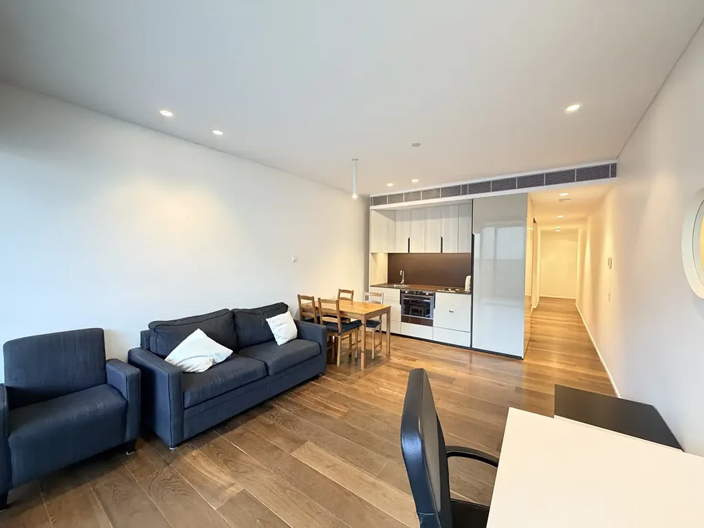 LEVEL 2 | MODERN & FURNISHED SUITE ONE BEDROOM | @ CENTRAL PARK