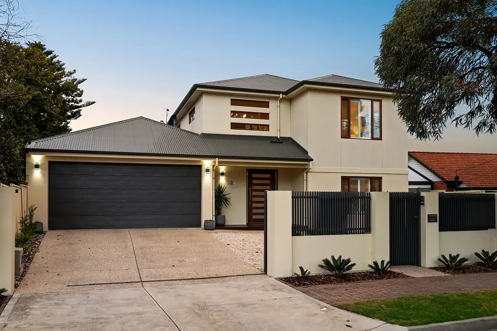 Henley Beach 4房  A Big, Beautiful Coastal Home Designed For Every Version Of Family Life