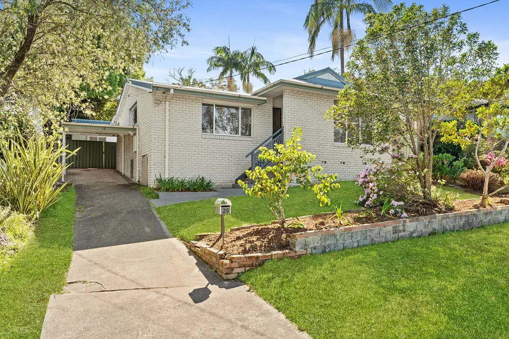 29 Angus Avenue, Wyoming, NSW 2250