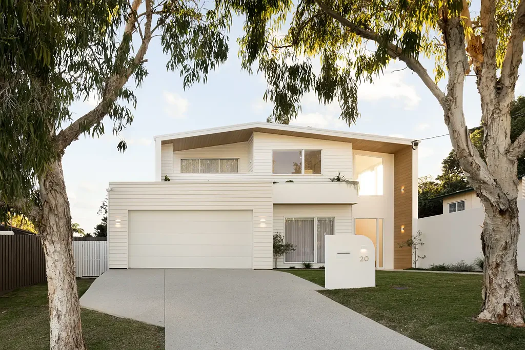 Geebung 5Moenga Elevated Contemporary Living in a Coveted Family Locale