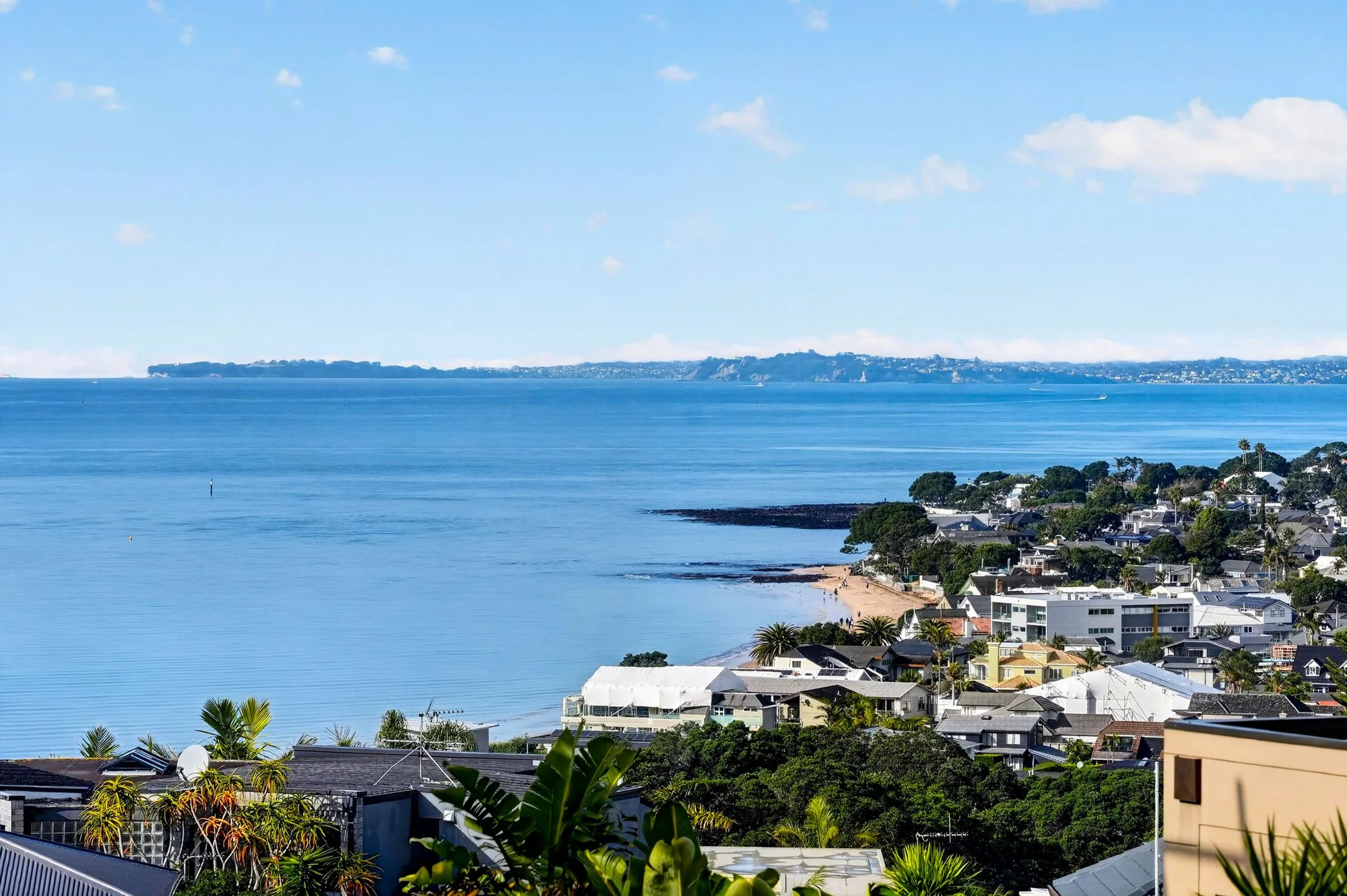 Castor Bay 3ห้องนอน Lock Up & Leave: Panoramic Views, Flexible Living