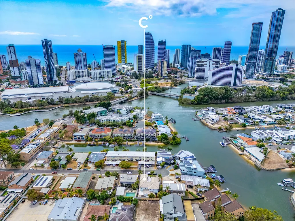 Broadbeach Waters 3कमरा MODERN, SPACIOUS DUPLEX WALKING DISTANCE TO THE BEACH!