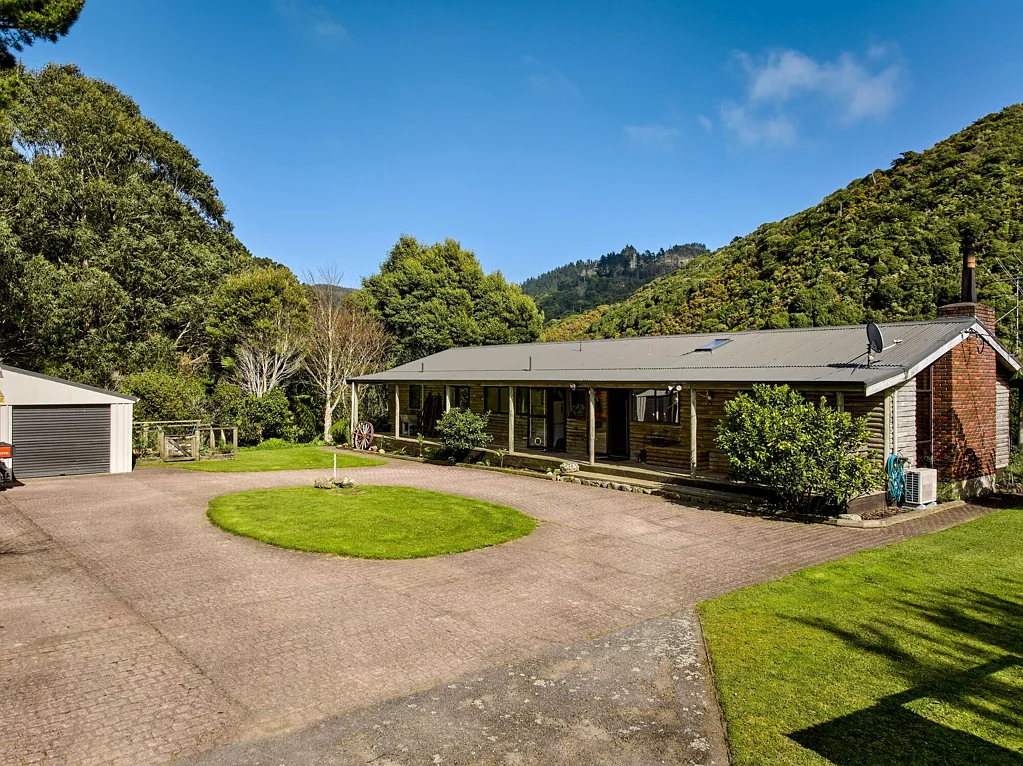 Pauatahanui  Your Lifestyle Escape - BEO $1,200,000