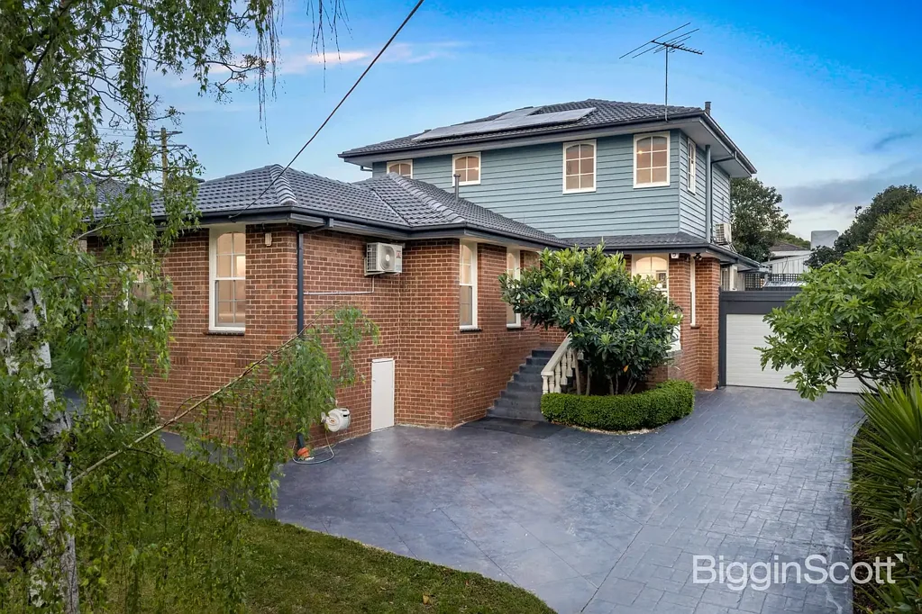 Doncaster East 5Kwarto Impressive Family Proportions in a Prime Doncaster East Location