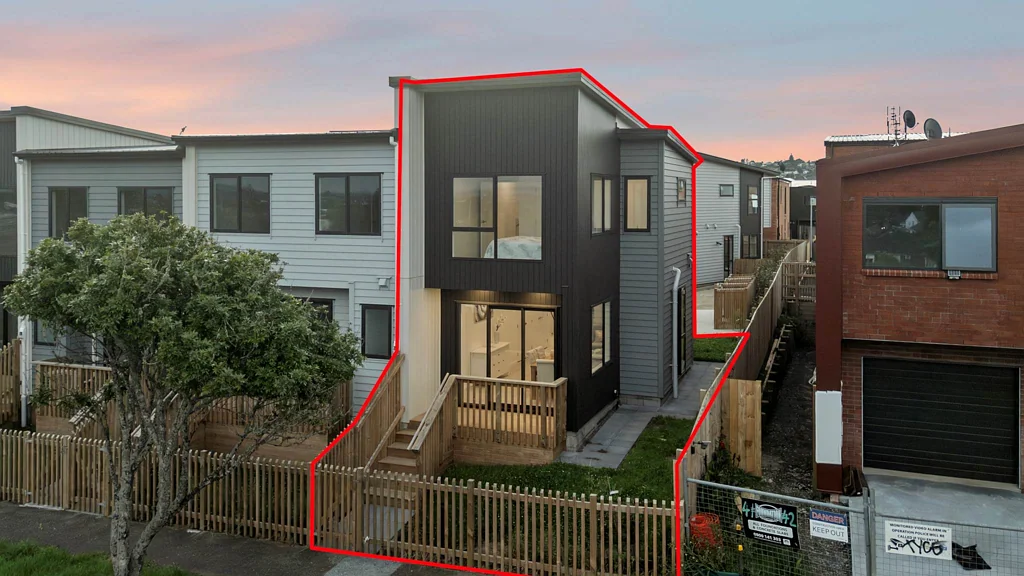 Glen Innes 3Phòng ngủ Move In Now!!