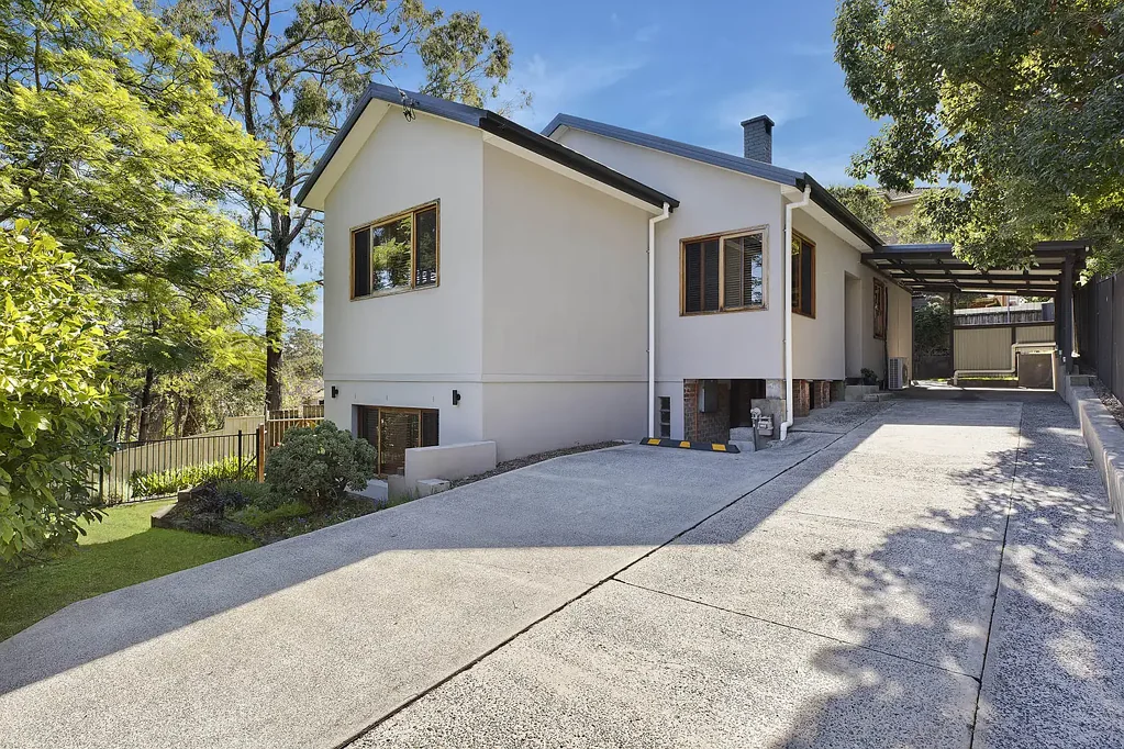 Wyong 4房  A truly special and character-rich home.