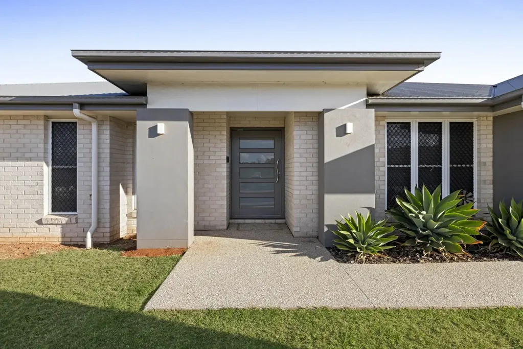 Meringandan West 4房  Spacious Family Living with Multiple Living Zones on 1,500m² Block