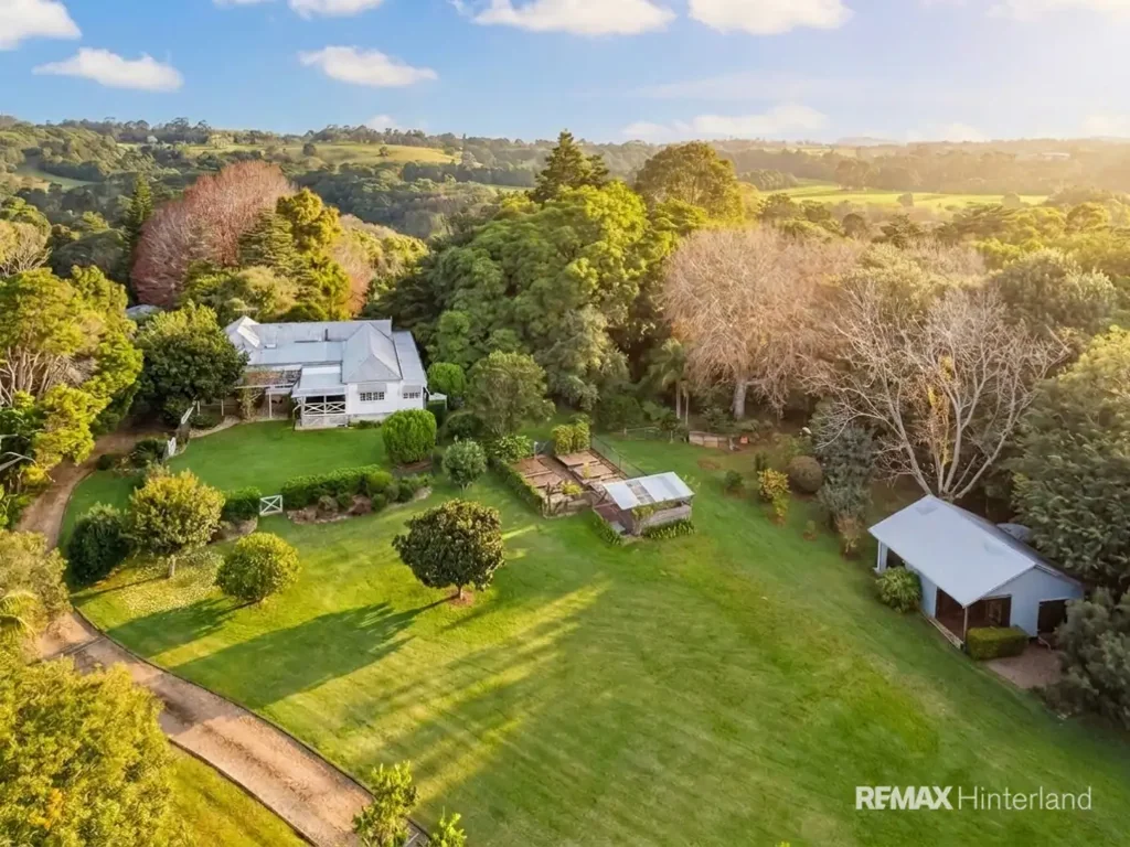 North Maleny 4 Slaapkamer “Gardners Hill” A North Maleny Classic in a Class of Its Own