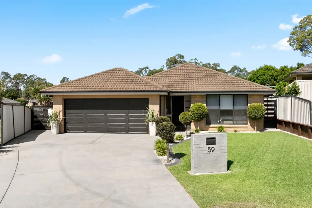 Rutherford 4房  Family space meets serious shed appeal