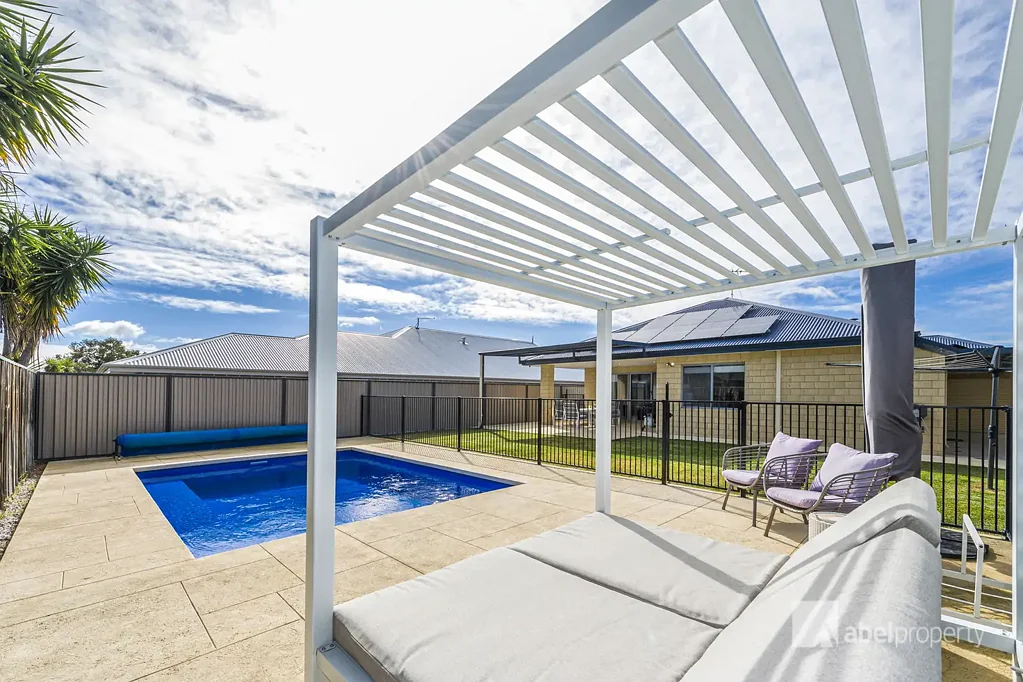 Aveley 3Kwarto RENOVATED FAMILY HAVEN + SPARKLING POOL AND EXCEPTIONAL PARKING!
HOME OPEN SAT 1ST AUG 11.00AM - 11.30AM AND SUN 2ND AUG 11.00AM - 11.30AM