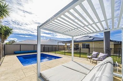 Aveley 3 Bedroom RENOVATED FAMILY HAVEN + SPARKLING POOL AND EXCEPTIONAL PARKING!