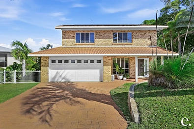 Lammermoor 4chambre Stunning Ocean-View Home with Dual Living Potential