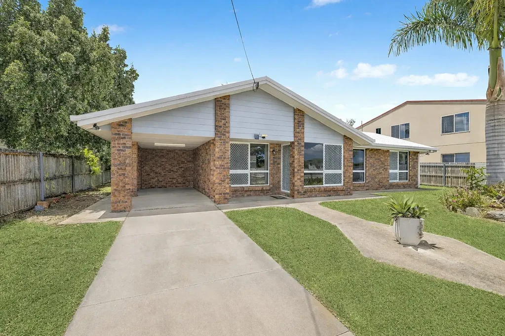 926 Yaamba Road, Parkhurst, QLD 4702