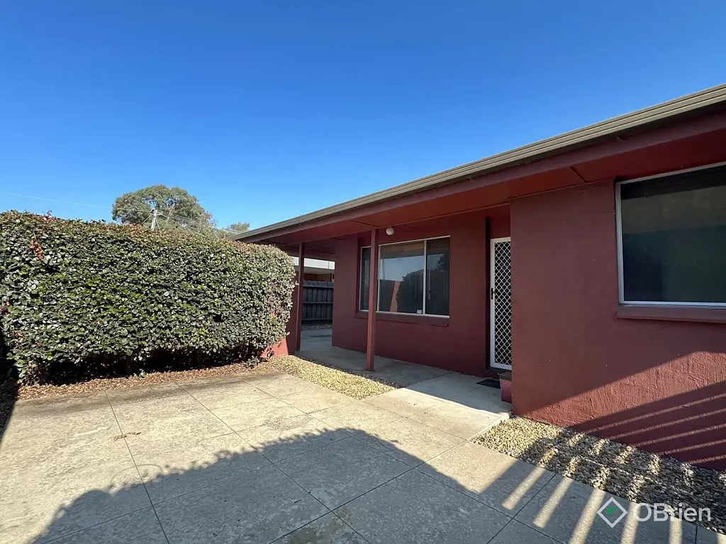 Bairnsdale 2 Bedroom Much to Like on McKean